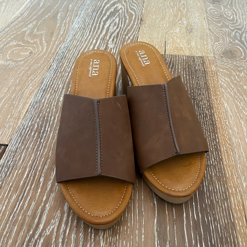 Ana Elissa Cognac Clog Sandals Shoes Women's Size 9 - Picture 2 of 11
